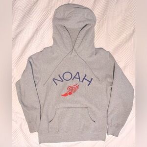 Noah men’s hooded sweatshirt in size small